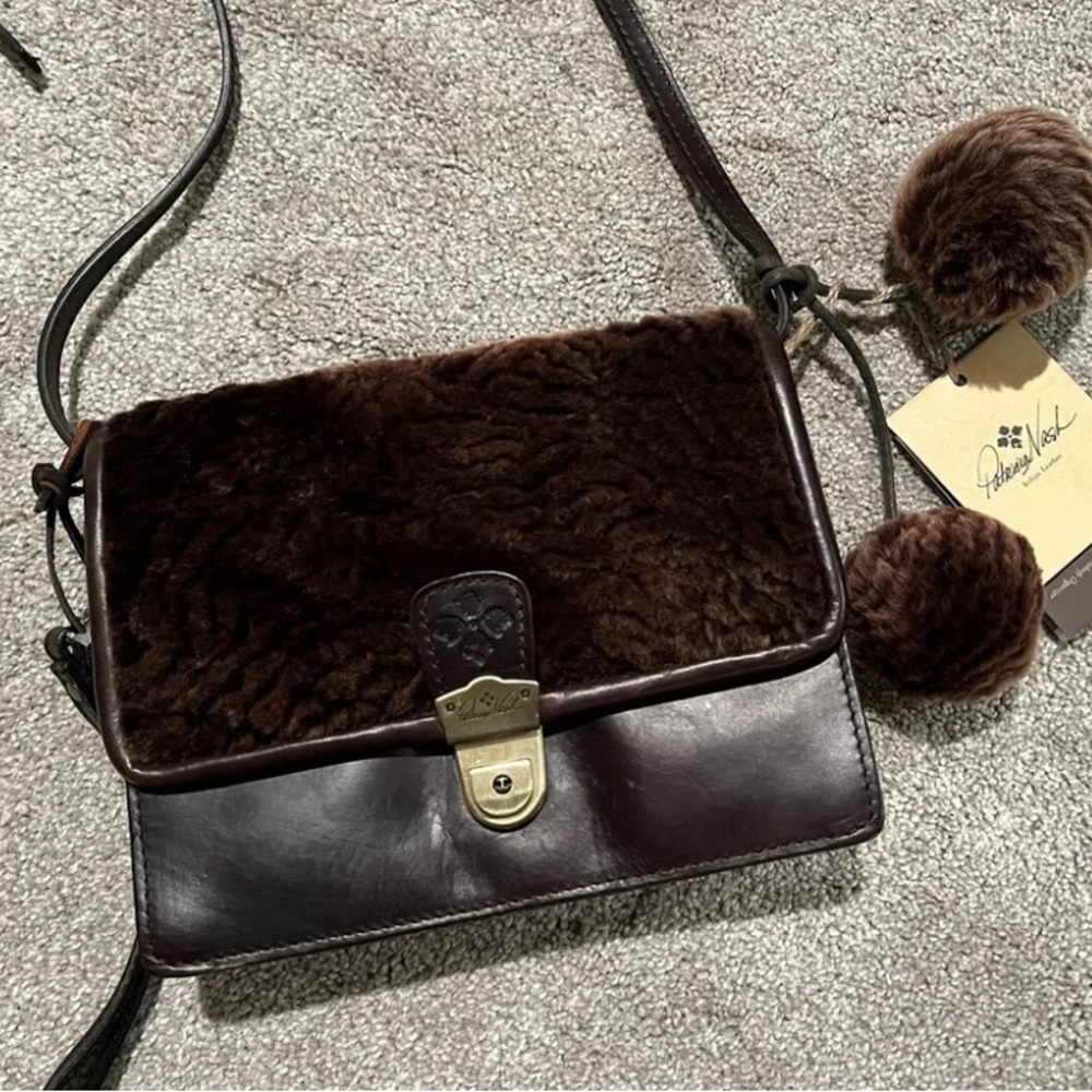 🔥NWT PRICE DROP Patricia Nash P14198 Sherpa Lanza Crossbody Leather Chocolat…